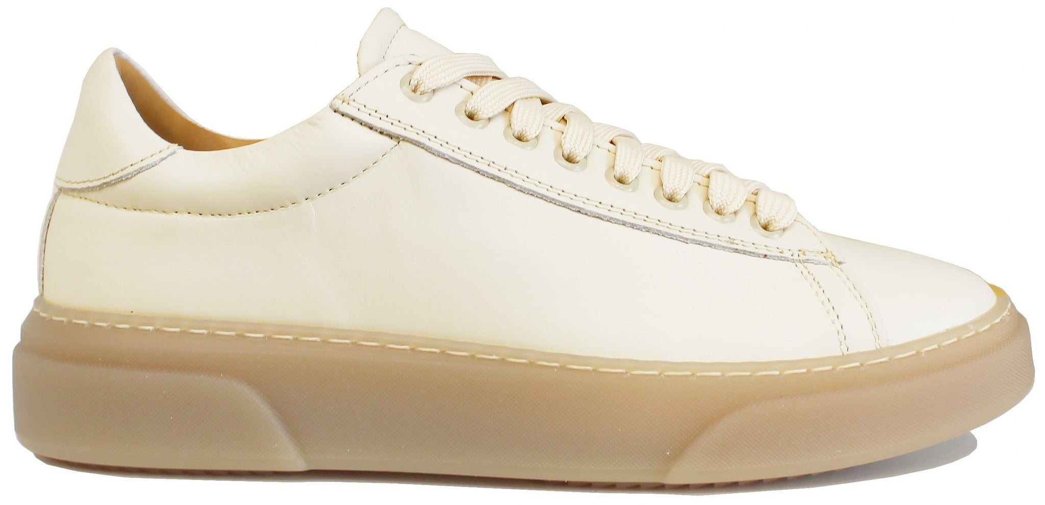 scarpe sneaker bassa uomo eleganti sportive articolo calzaturificio IPL 4190 in vera pelle panna bianco sporco beige con suola nocciola marrone molto leggera oversize 100% made in italy scarpe con negozio a civitanova marche collezione moda soletta morbida estraibile per plantare calzature artigianali made in italy scarpe online