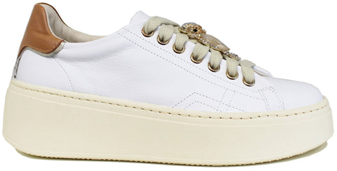 scarpe sneaker donna tendenza eleganti sportive calzaturificio crown articolo NEW MARINA GUFO accessoriata in vera pelle bianca con dettagli posteriori tallone cuoio marroncino pellame molto morbido suola beige greige alta rialzata in eva molto leggera oversize 100% made in italy scarpe con negozio a civitanova marche collezione moda soletta morbida estraibile per plantare calzature artigianali scarpe online spedizioni in tutta italia con pagamento alla consegna